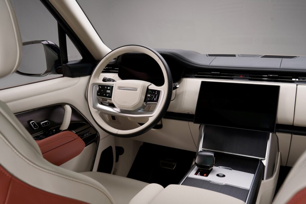range-rover-sv-bespoke-santuario-edition-01