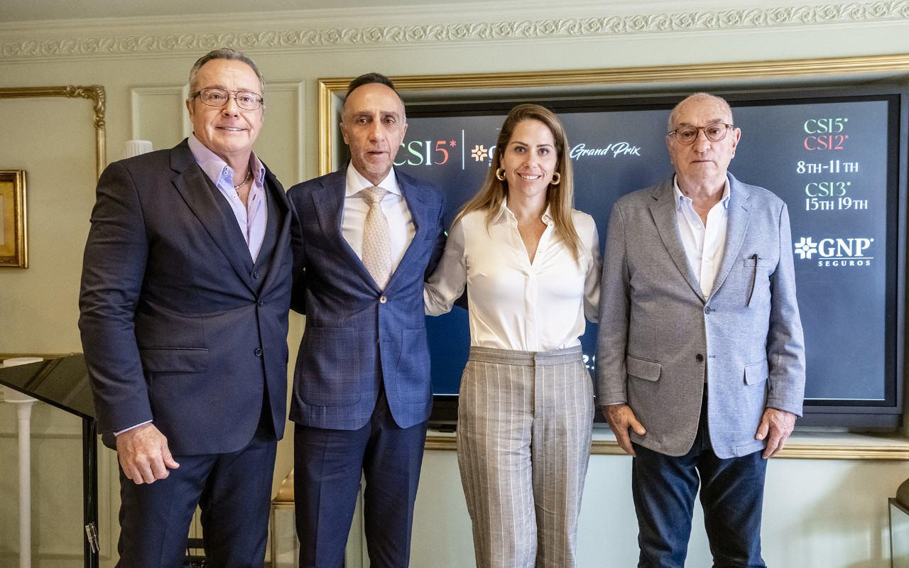 Los presentadores del México Fall Tour: Francisco Tello de Meneses, director general del evento; Daniel Rihan Salum, presidente del consejo organizador; Daniela García Nigaglioni, directora de Alto Rendimiento de la Federación Ecuestre Mexicana; y Juan Manuel Cossio, presidente de la Federación Ecuestre Mexicana.